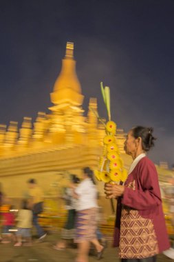 İnsanlara Pha o Luang Festivali