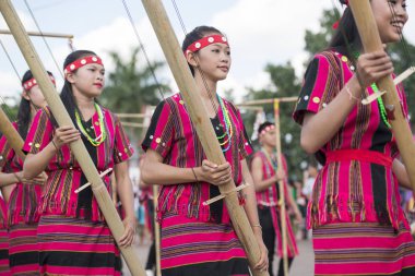  İnsanlara Pha o Luang Festivali 