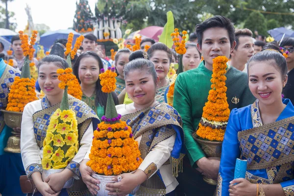 Pessoas no Festival de Pha That Luang — Fotografia de Stock