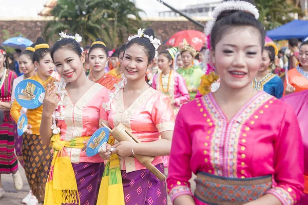Άνθρωποι της Pha Αυτό Luang Φεστιβάλ — Φωτογραφία Αρχείου