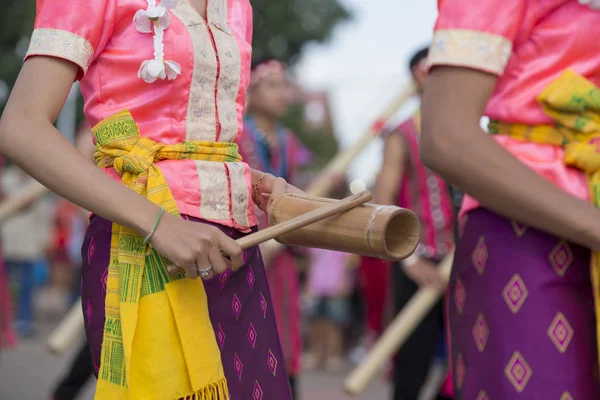 Mensen op de Pha die Luang-Festival — Stockfoto