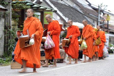 Rahipler sabah, Laos