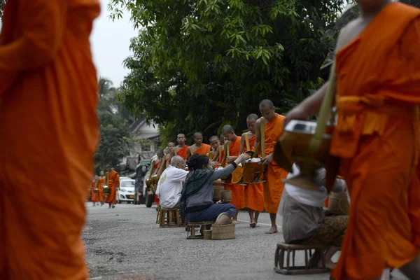 Moines le matin, Laos — Photo