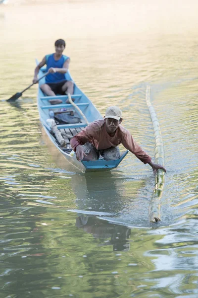 Nam Han Nehri bambu köprü inşaatı