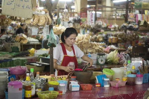 Mercado de alimentos na cidade de Luang Prabang — Fotografia de Stock