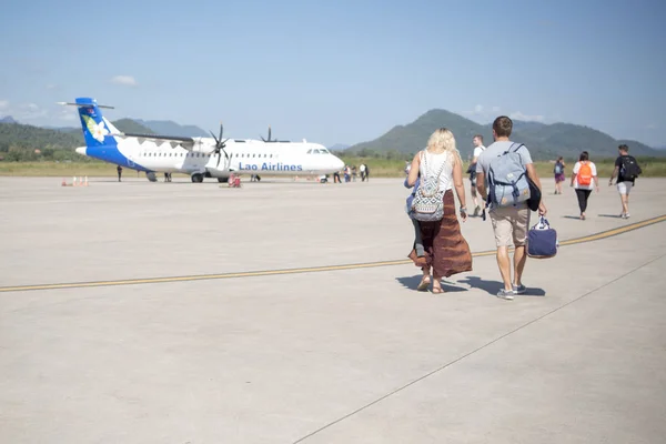 A airpline of a lao airlines at the airport — Stock Photo, Image