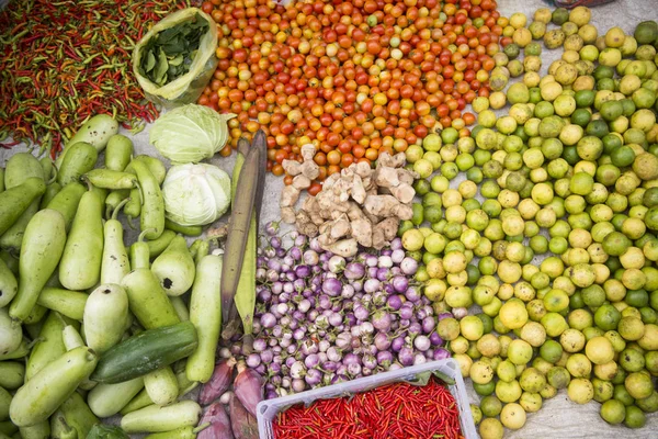 Mercado de alimentos na cidade de Luang Prabang — Fotografia de Stock