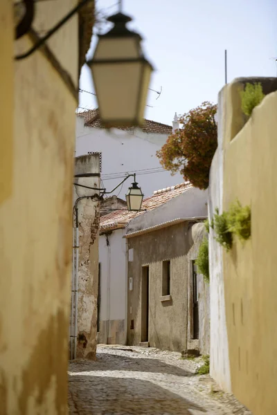 Ένα δρομάκι με την παλιά πόλη Silves στην Πορτογαλία — Φωτογραφία Αρχείου