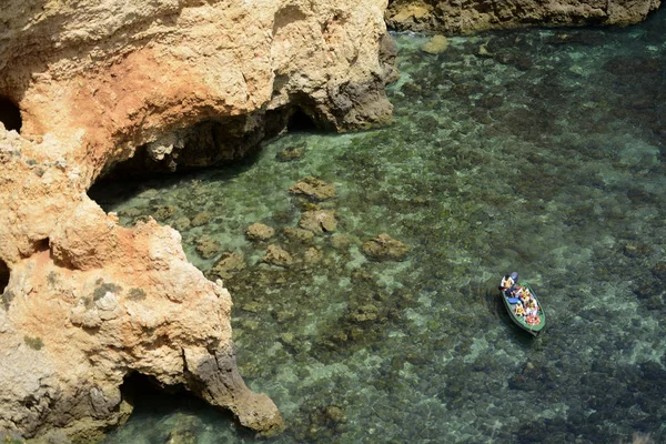 A landscape at the rocks of Ponta da Piedade in Portugal — Stock Photo, Image