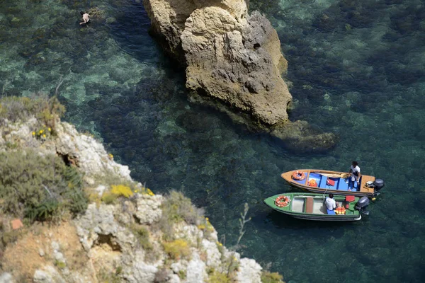 Krajina na skalách Ponta da Piedade v Portugalsku — Stock fotografie