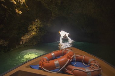 Ponta da Piedade Portekiz kayalar bir manzaraya 