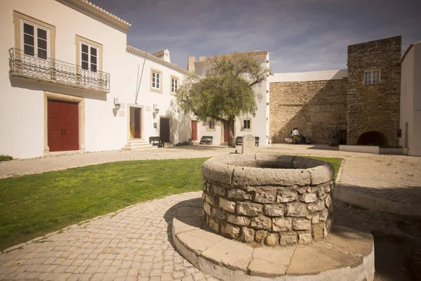 Le château ou fort dans la ville de Loule au Portugal — Photo