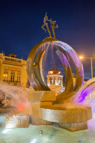 Fontänen på markethall i den gamla staden av Loule — Stockfoto