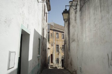 Monchique eski kasaba Portekiz'de bir sokakta