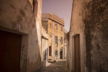 Monchique eski kasaba Portekiz'de bir sokakta