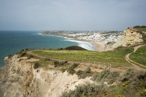 sahile kayalıklarla, Portekiz Atlantik Okyanusu ile