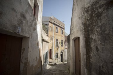 Monchique eski kasaba Portekiz'de bir sokakta