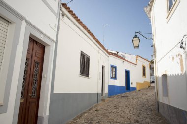 Eski Town of Silves Portekiz'de bir sokakta 
