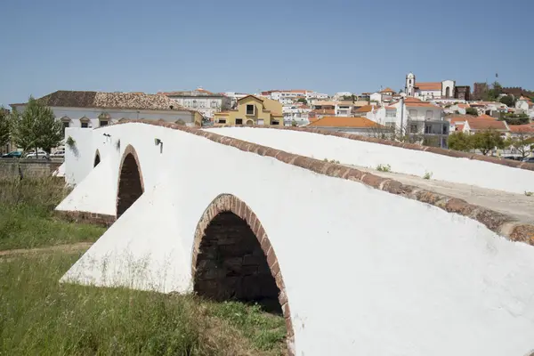 ポルトガルのシルヴェス古い町の橋 — ストック写真