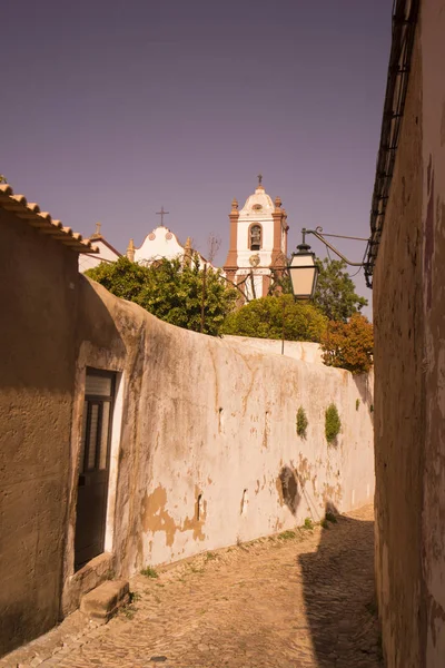 En gränd i den gamla staden Silves i Portugal — Stockfoto