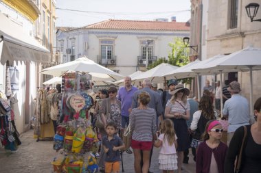 bir salonu Cumartesi piyasada Loule şehir ile