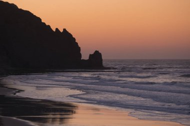 Luz Köyü Portekiz Algarve adlı kumsalda