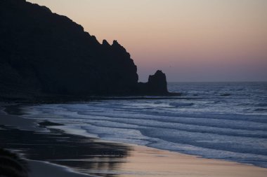 Luz Köyü Portekiz Algarve adlı kumsalda