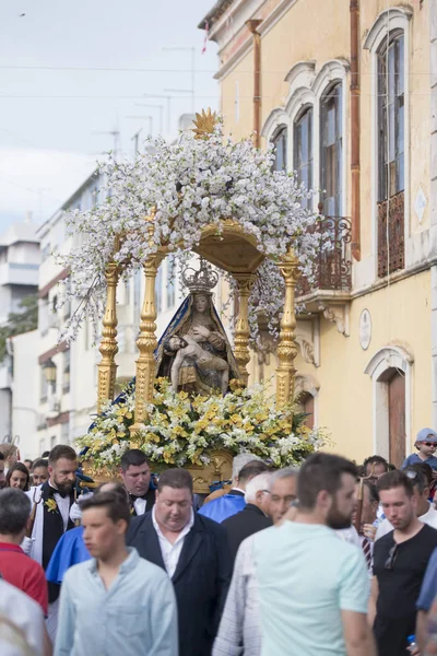 Paskalya alayı veya mae soberana Loule şehir içinde