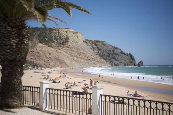 Luz Köyü Portekiz Algarve adlı kumsalda