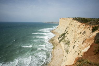 sahile kayalıklarla, Portekiz Atlantik Okyanusu ile