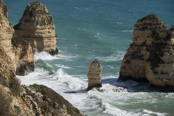 Ett landskap vid klipporna i Ponta da Piedade i Portugal — Stockfoto