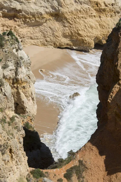 Uma paisagem nas rochas da Ponta da Piedade em Portugal — Fotografia de Stock