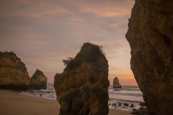 Krajina na skalách Ponta da Piedade v Portugalsku — Stock fotografie