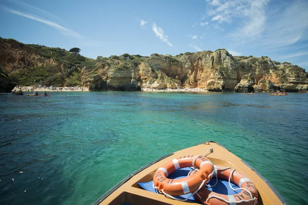 Ponta da Piedade Portekiz kayalar bir manzaraya