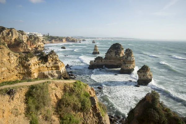 Eine landschaft an den felsen von ponta da piedade in portugal — Stockfoto