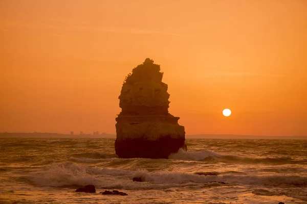 Krajina na skalách Ponta da Piedade v Portugalsku — Stock fotografie