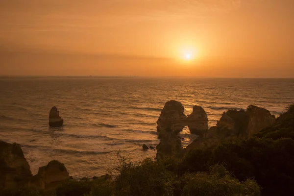 Krajina na skalách Ponta da Piedade v Portugalsku — Stock fotografie