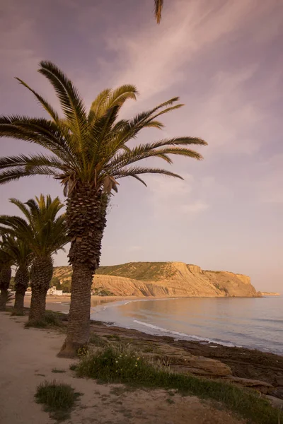 Luz Köyü Portekiz Algarve adlı kumsalda