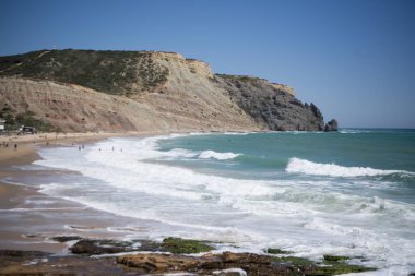 Luz Köyü Portekiz Algarve adlı kumsalda