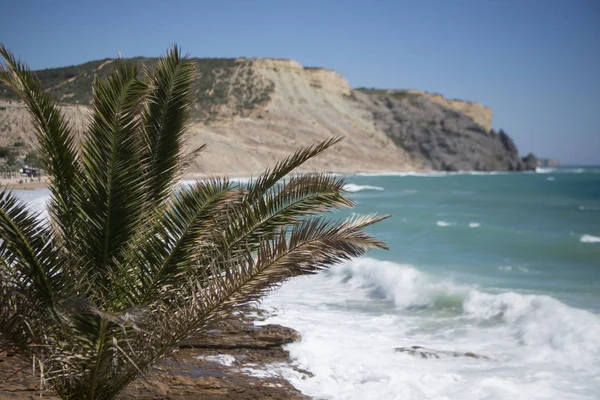 Luz Köyü Portekiz Algarve adlı kumsalda
