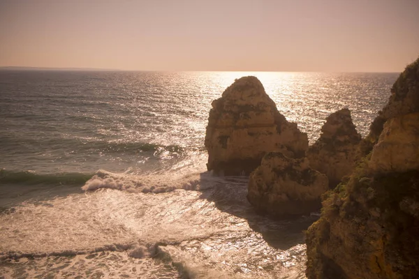 Krajina na skalách Ponta da Piedade v Portugalsku — Stock fotografie