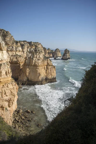 Eine landschaft an den felsen von ponta da piedade in portugal — Stockfoto