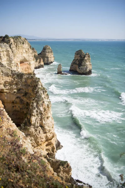 Un paesaggio sulle rocce di Ponta da Piedade in Portogallo — Foto Stock
