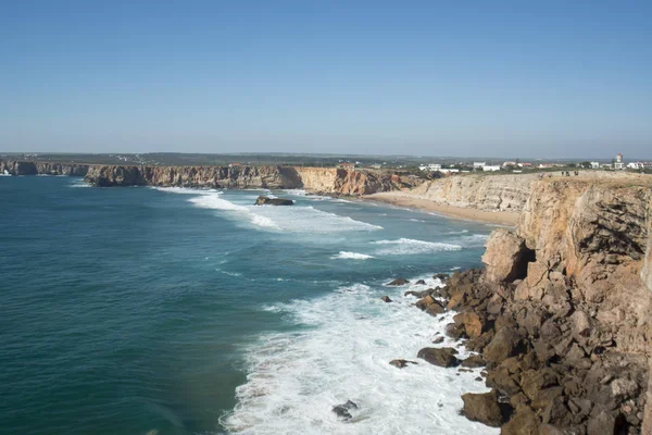 Wybrzeże i krajobraz w Cabo de Sao Vicente w Portugalii — Zdjęcie stockowe