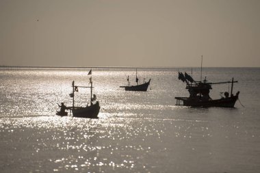 balıkçı tekneleri Provinz Chonburi Tayland Bangsaen Town, Bang Saen sahilde. Tayland, Bangsaen, Kasım, 2017