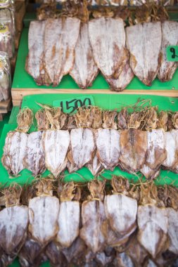 squides balık Market Ang Sila town yakınındaki Provinz Chonburi Tayland Bang Saen. Tayland, Chonburi, Kasım, 2017