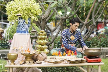 traditioal el Banglamphu Tayland Bangkok şehir Loy Krathong fenerler ve mumlar bir Pazar Santichaiparakan Park'ta yapılan. Tayland, Bangkok, Kasım, 2017.