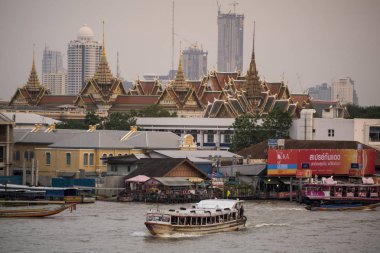 Kraliyet Sarayı ve Wat Phra Kaew chao phraya River Tayland Bangkok şehir. Tayland, Bangkok, Kasım, 2017.