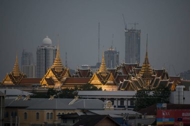 Kraliyet Sarayı ve Wat Phra Kaew chao phraya River Tayland Bangkok şehir. Tayland, Bangkok, Kasım, 2017.