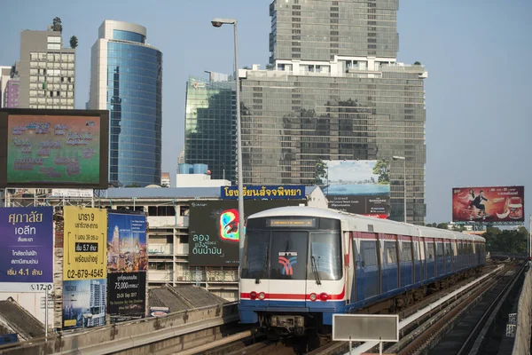 Bts Skytrain Trafic Sathon Road City Centre Sathon City Bangkok — стоковое фото